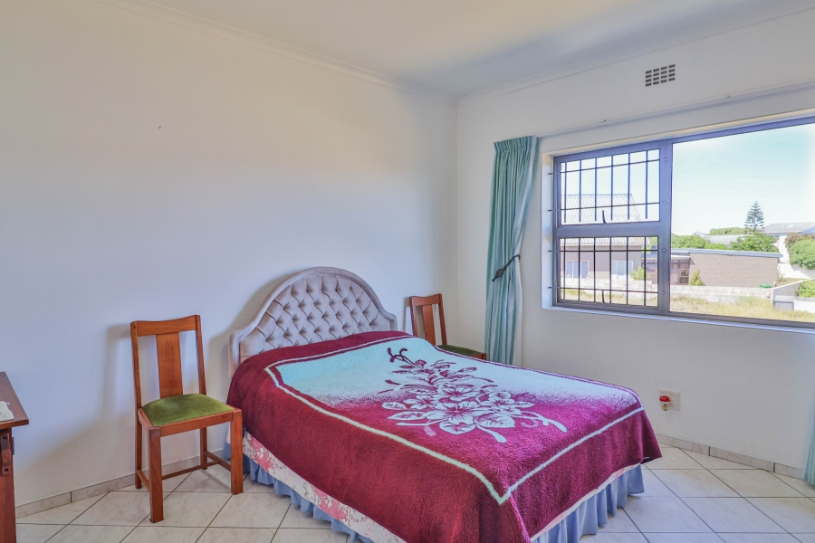 6 Bedroom Property for Sale in Myburgh Park Western Cape